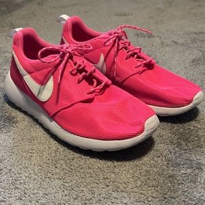 Kids pink Roshi shoes size 7Y